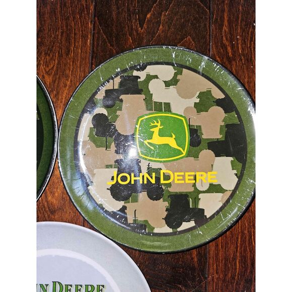 John Deere Licensed Product Camouflage Vintage Plates Set Melamine - Picture 3 of 14